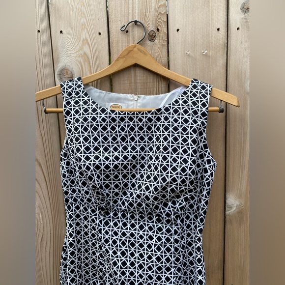 Talbots Sleeveless Petite Black and White  Dress Size 4 - Picture 1 of 6